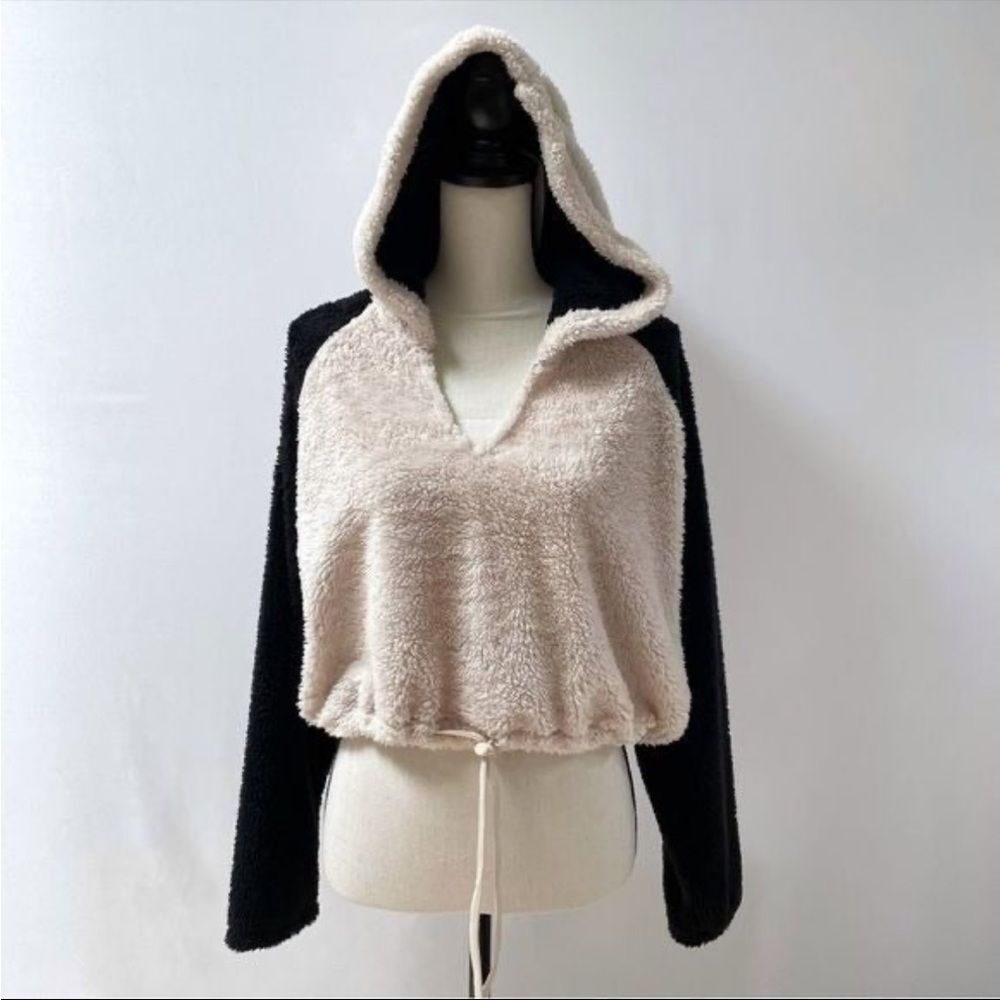 Urban Outfitters Women S Cream Black Sherpa Cropped Hoodie Y2K NWT Loungewear
